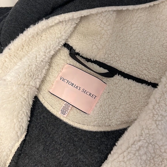 Sherpa lined hood robe Victoria’s Secret - Picture 6 of 8